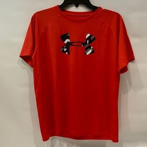 Under Armour short sleeve t-shirt, youth XL YXL, red, loose fit